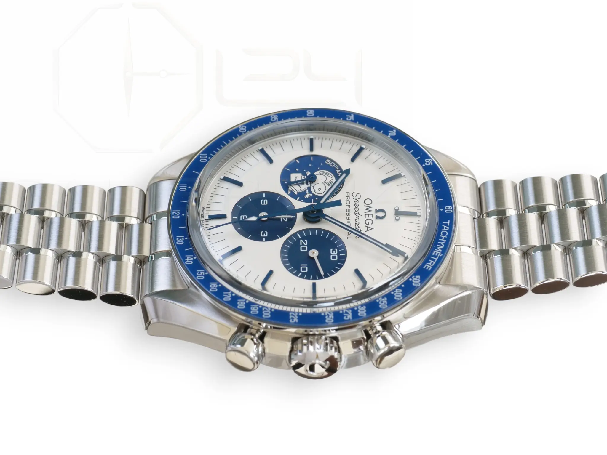 Omega Speedmaster Silver Snoopy Award 50th Anniversary Mint Condition with bracelet 2024 full set with box and papers for sale at Calibre24 Luxury Watches Perth Australia