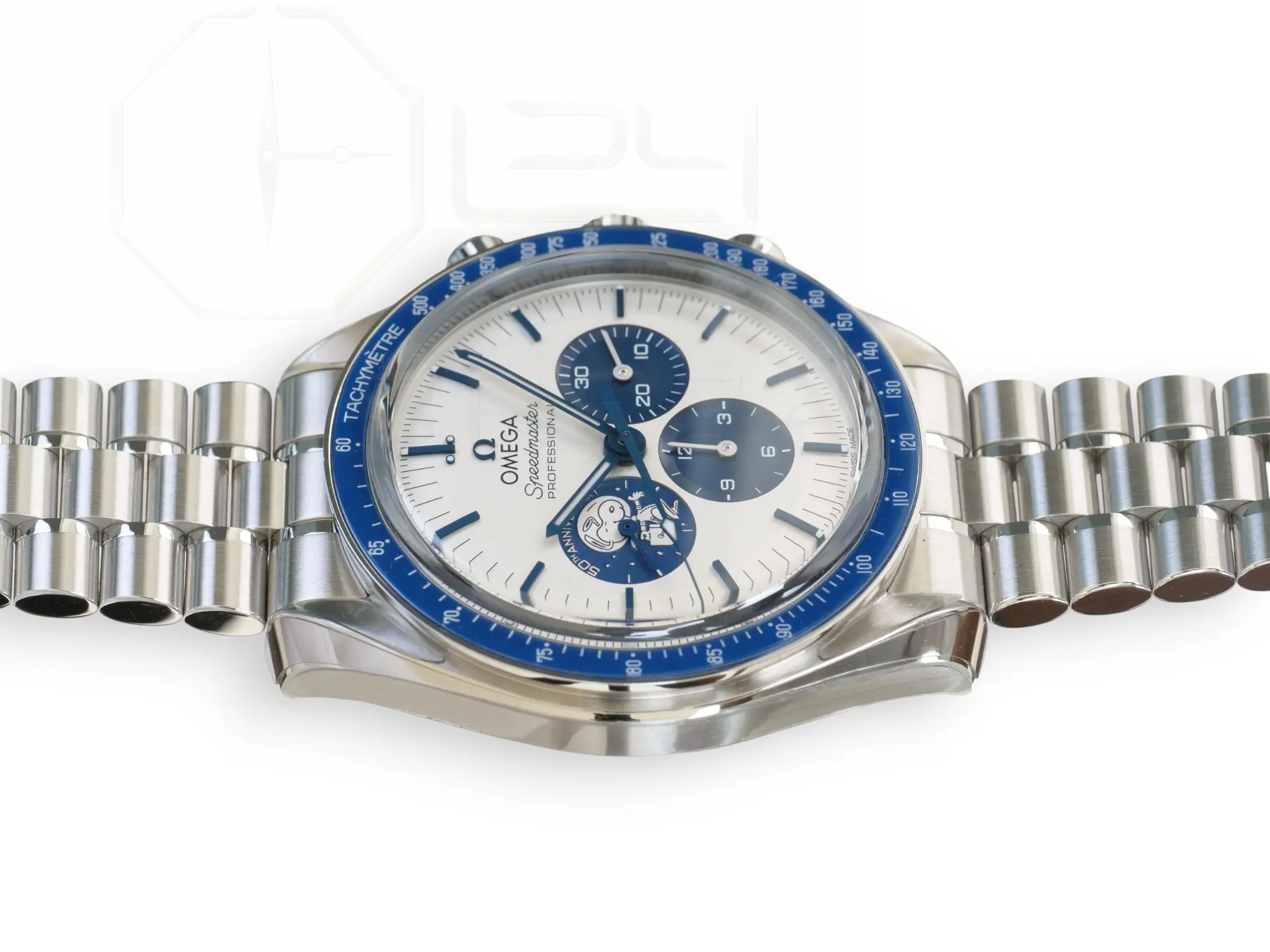 Omega Speedmaster Silver Snoopy Award 50th Anniversary Mint Condition with bracelet 2024 full set with box and papers for sale at Calibre24 Luxury Watches Perth Australia