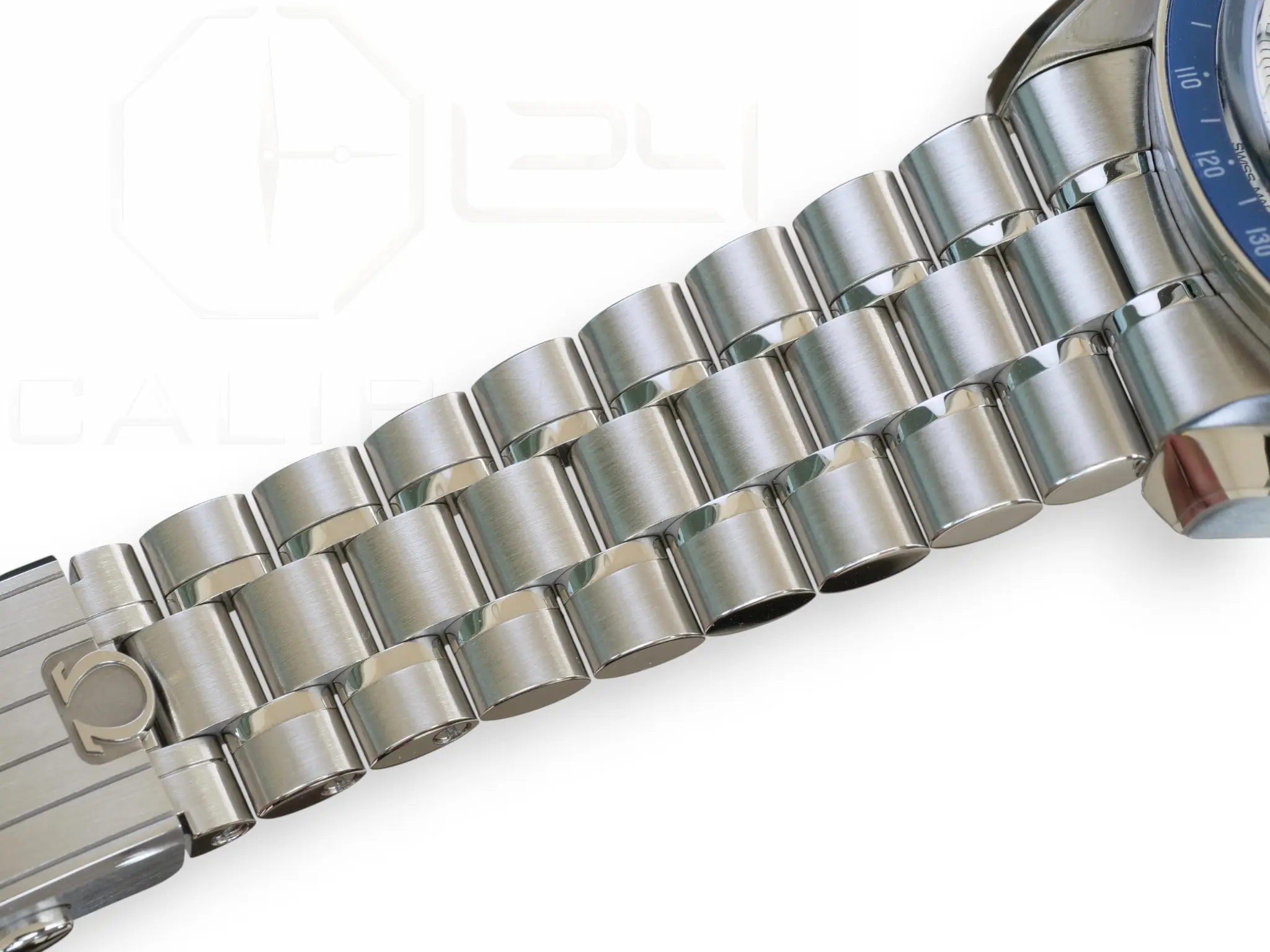 Omega Speedmaster Silver Snoopy Award 50th Anniversary Mint Condition with bracelet 2024 full set with box and papers for sale at Calibre24 Luxury Watches Perth Australia