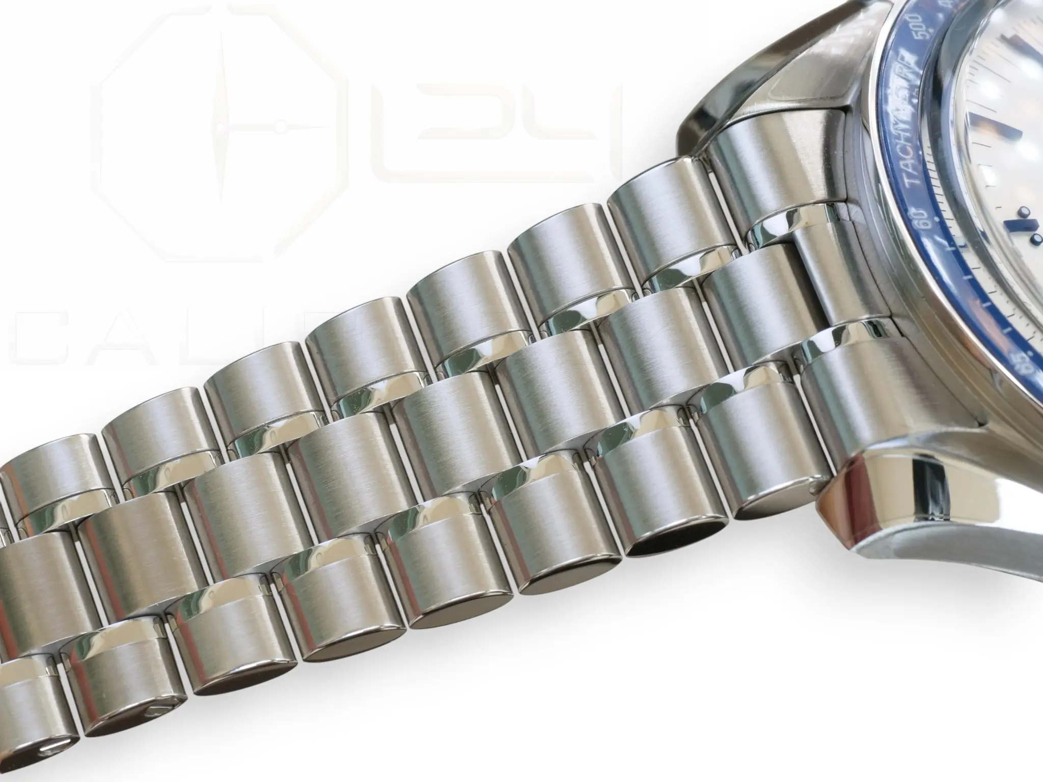 Omega Speedmaster Silver Snoopy Award 50th Anniversary Mint Condition with bracelet 2024 full set with box and papers for sale at Calibre24 Luxury Watches Perth Australia