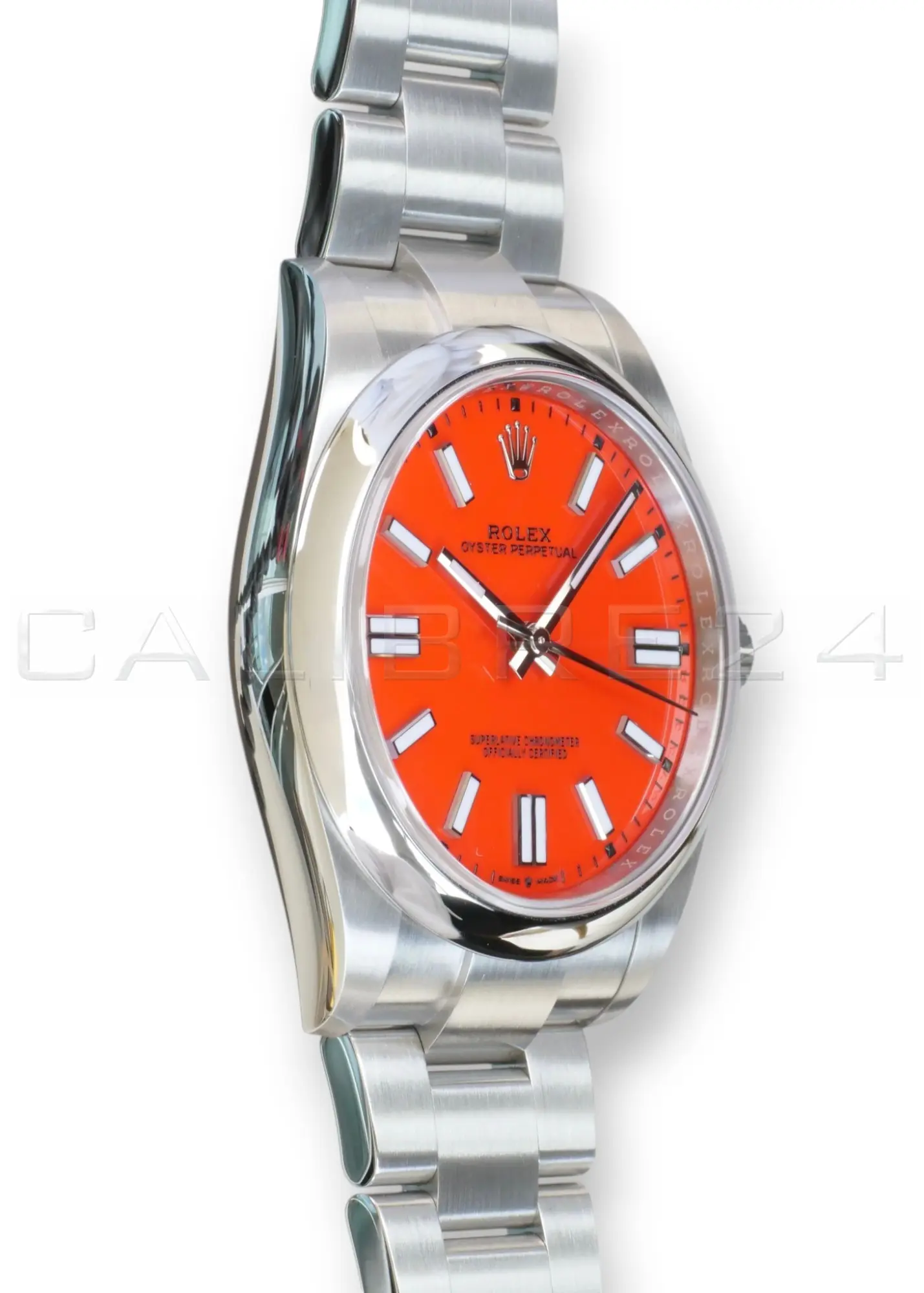 Rolex Oyster Perpetual 41 coral red 124300-0007 discontinued lacquer dial mint unpolished front view