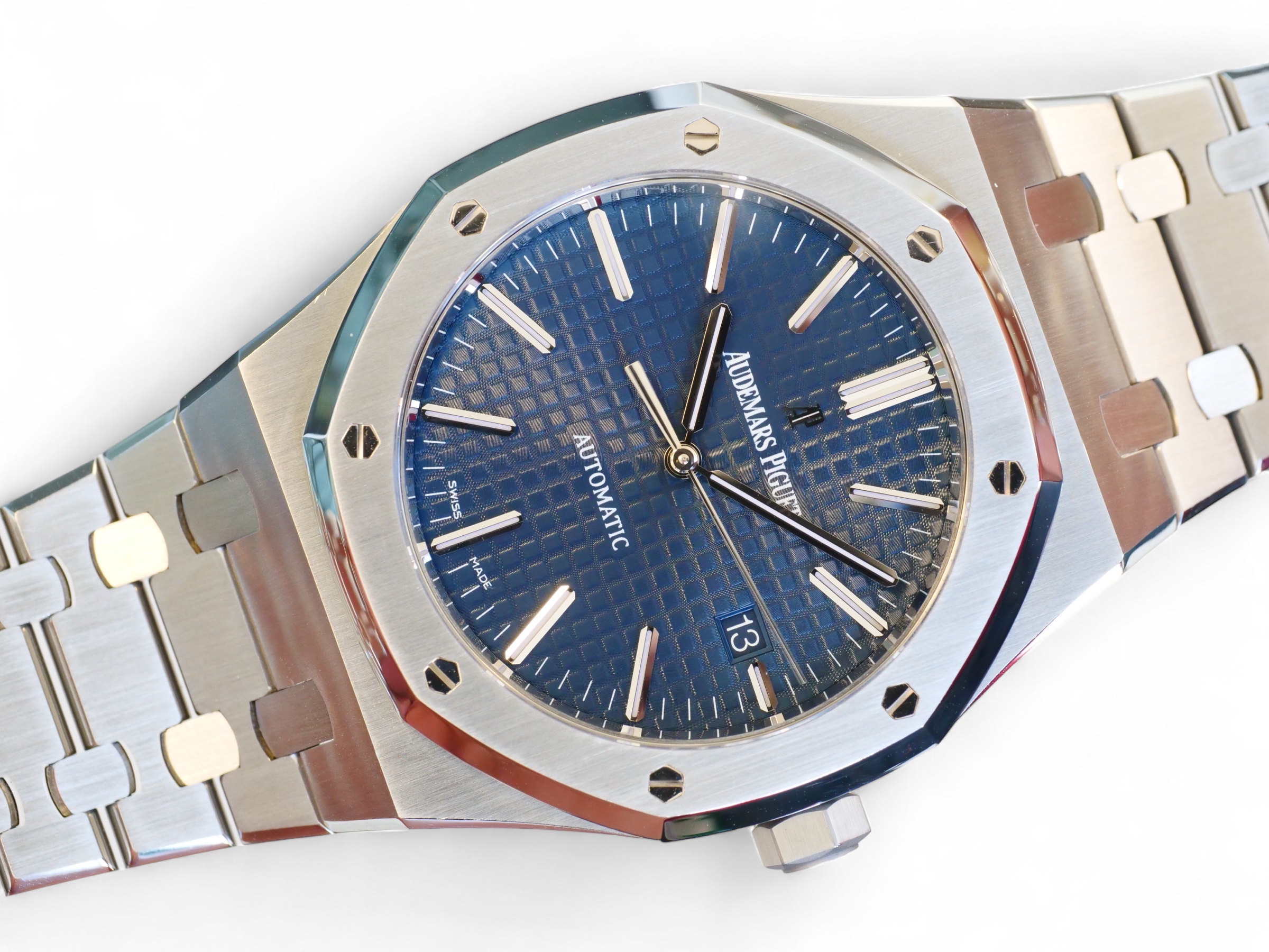 AUDEMARS PIGUET ROYAL OAK 41MM BOUTIQUE EXCLUSIVE DISCONTINUED BLUE DIAL 15400ST Calibre24 Luxury Watches
