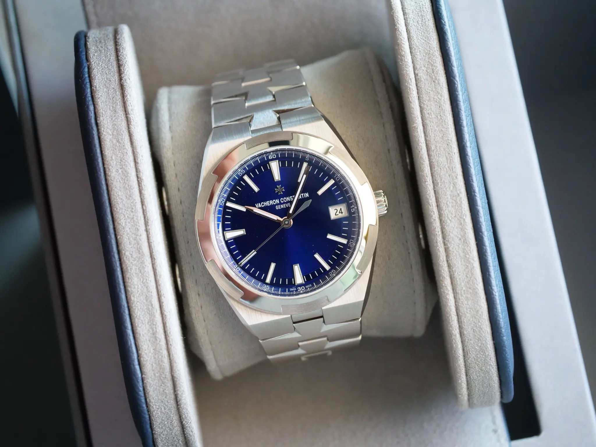 Vacheron Constantin Overseas 4520V Blue Dial Mint & Like New Condition full set with box and papers for sale at Calibre24 Luxury Watches Perth Australia