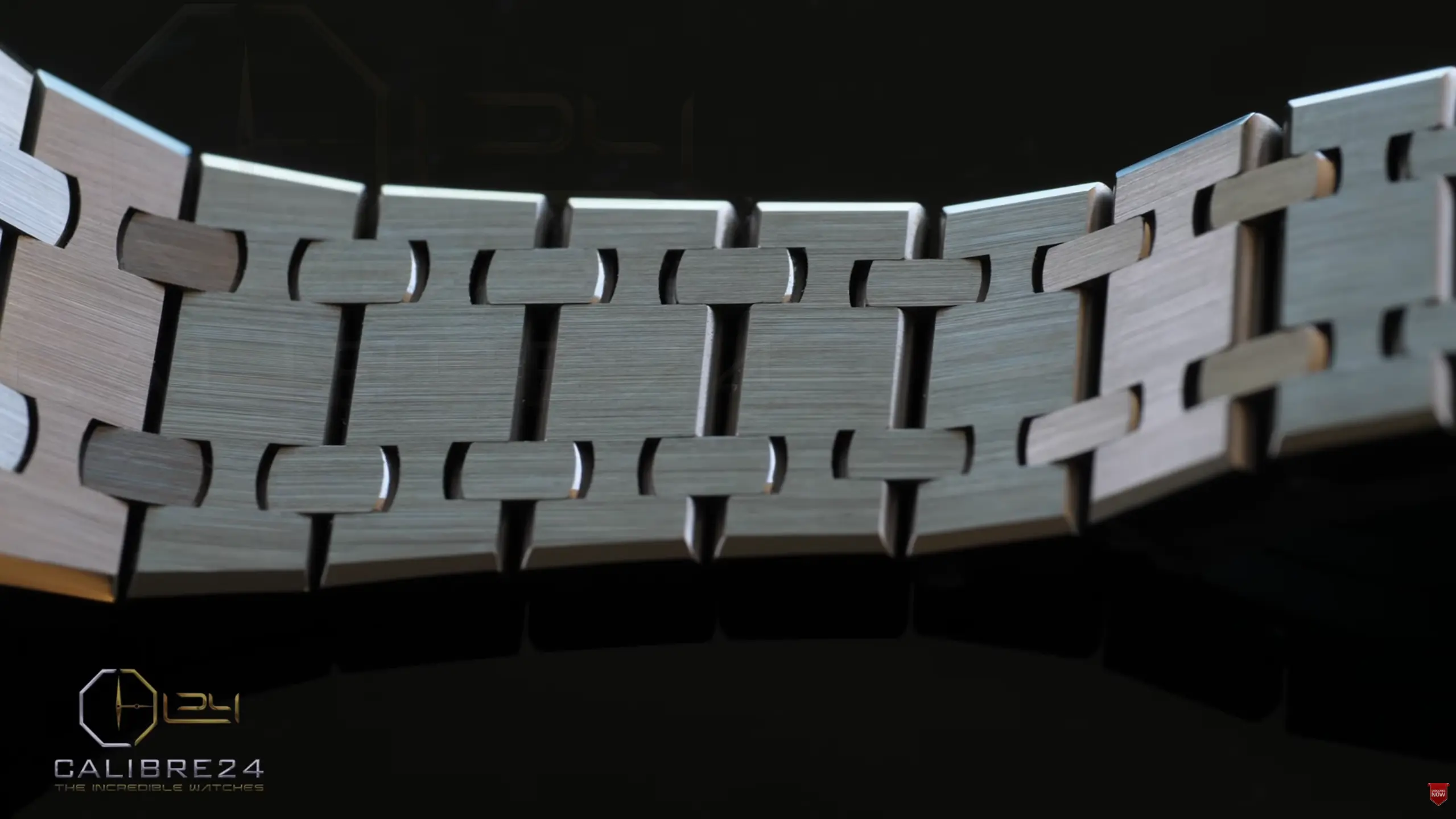 Audemars Piguet 15550ST Review at Calibre24 Luxury Watches Perth Australia bracelet taper