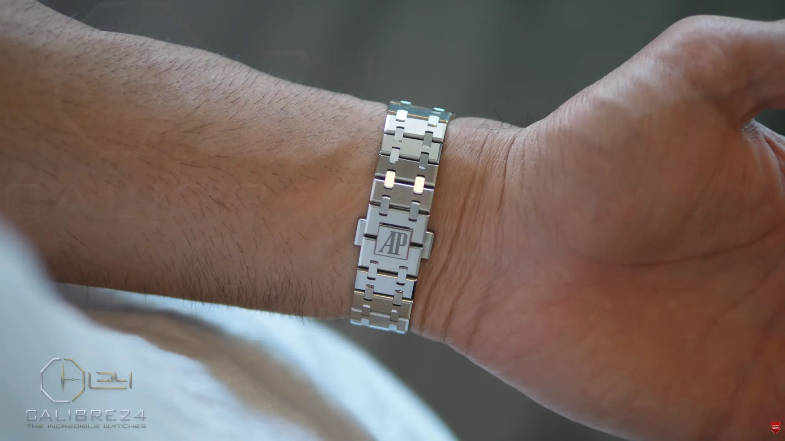 Audemars Piguet 15550ST bracelet Review at Calibre24 Luxury Watches Perth Australia 