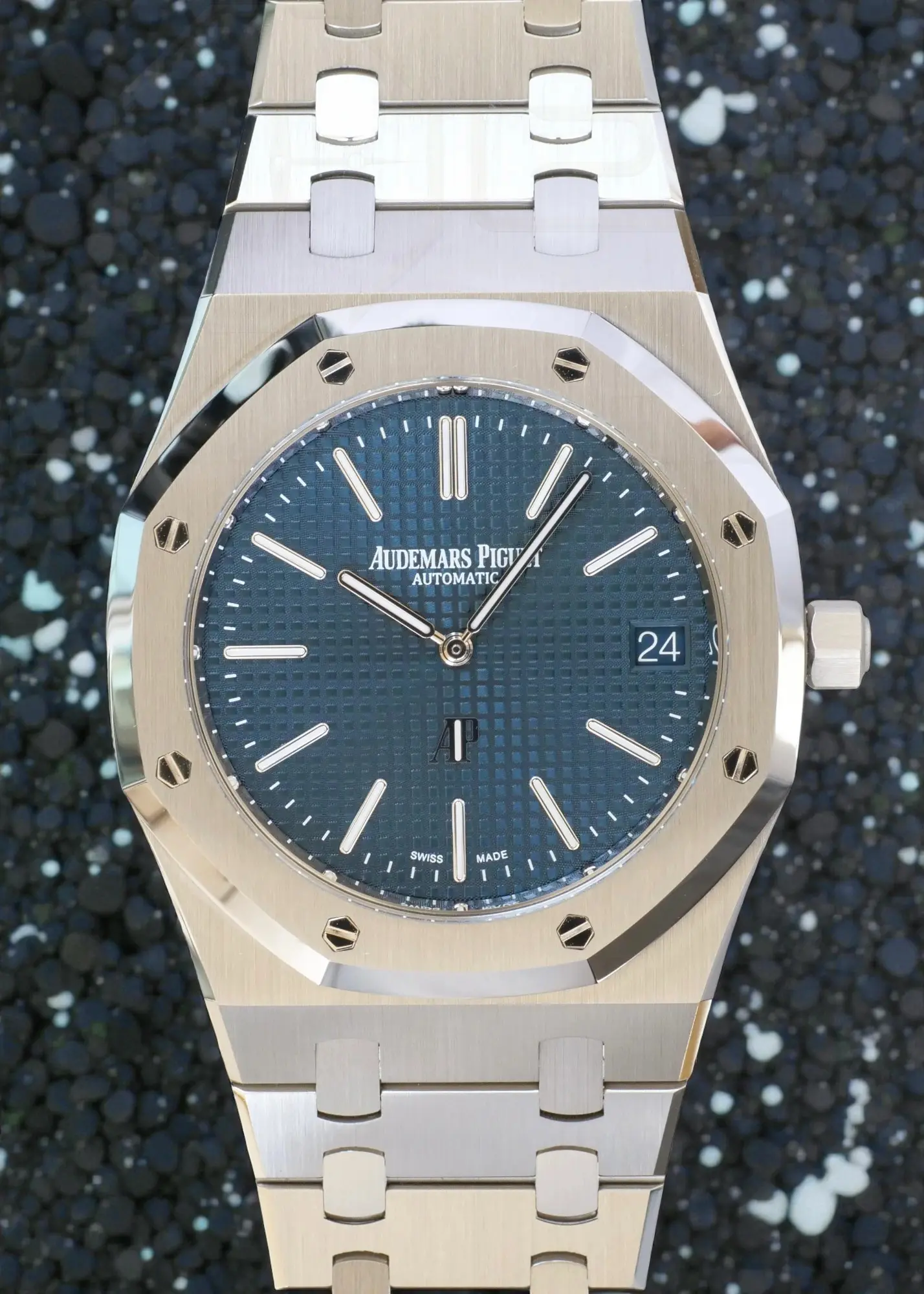 Audemars Piguet Royal Oak Extra-thin Jumbo 16202ST review at Calibre24 Luxury Watches Perth Australia