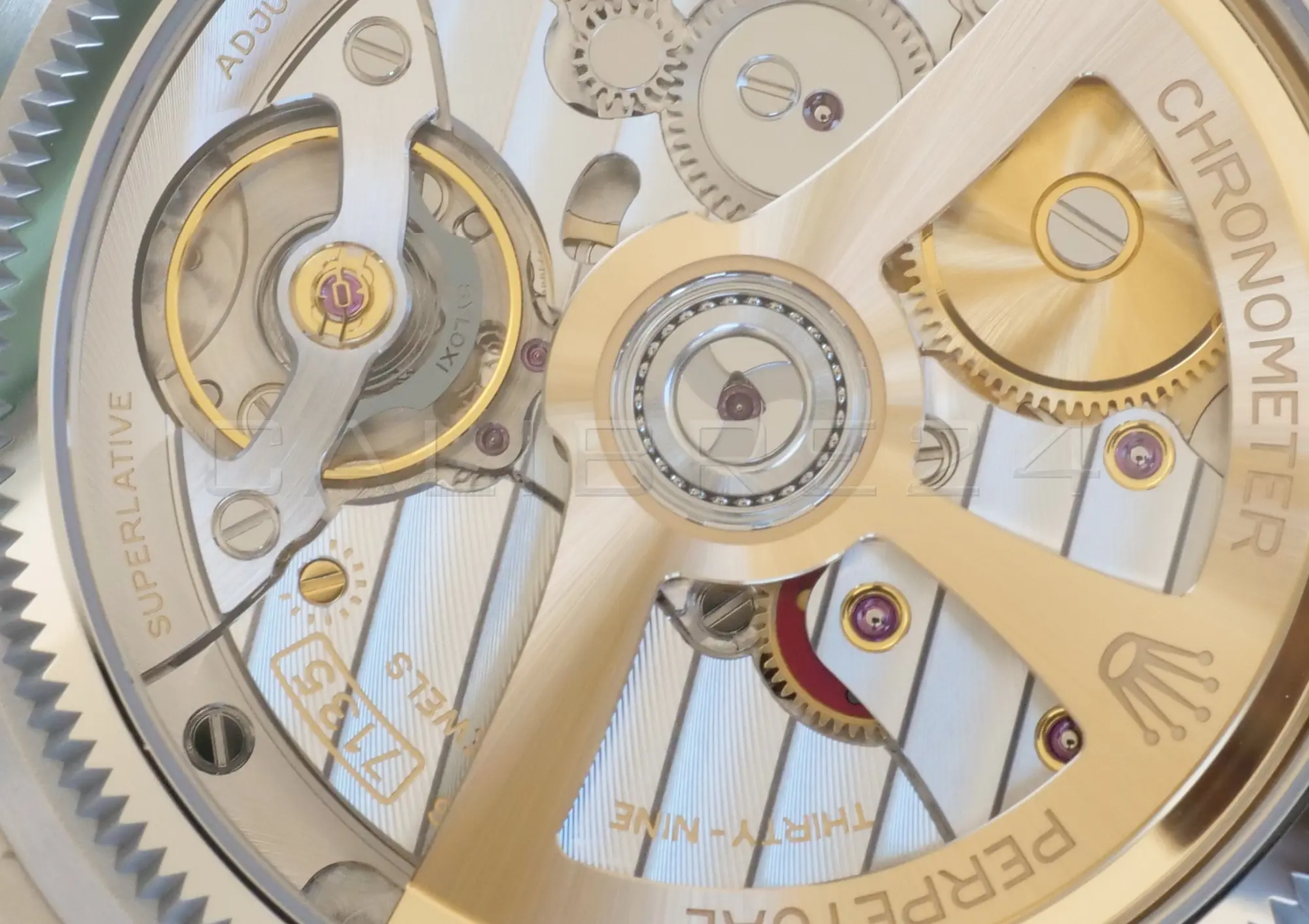 7135 movement Rolex Land Dweller 40 127334 Review details and specifications at calibre24