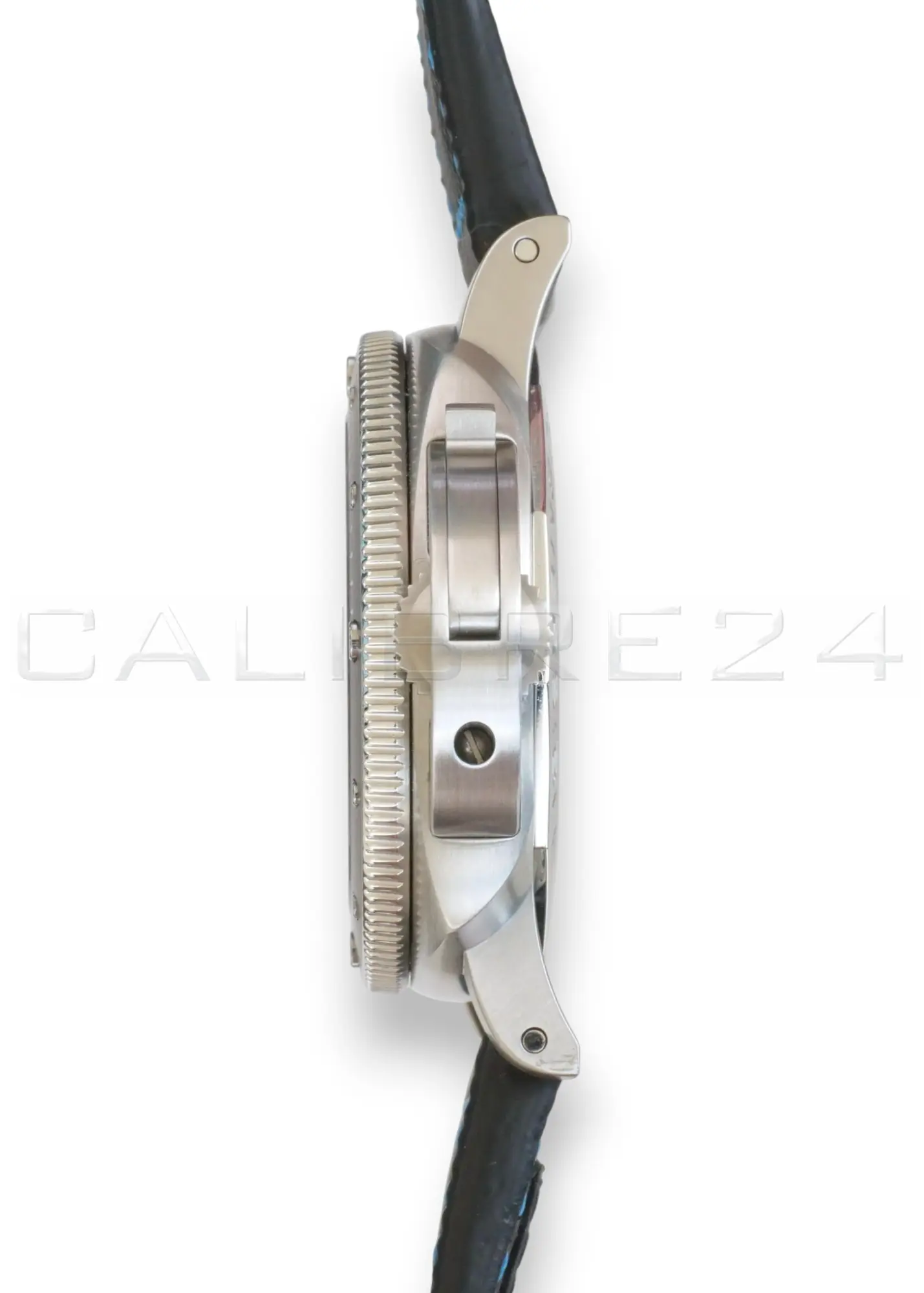 Panerai Submersible PAM01683 black rubber strap stainless steel crown protector