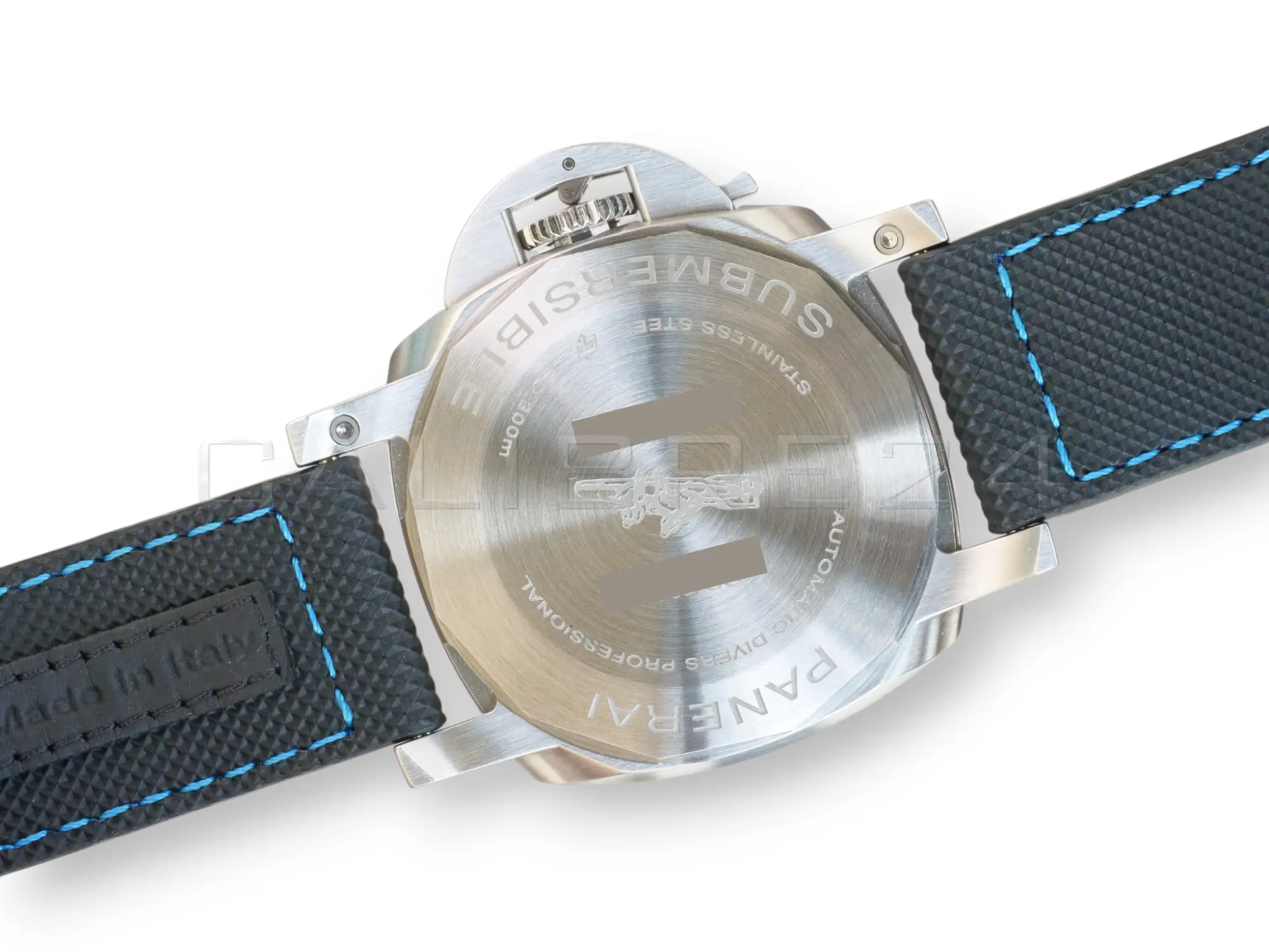 Panerai PAM01683 Calibre P.900 caseback 72-hour power reserve automatic movement