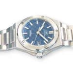 IWC Ingenieur 40 IW328907 stainless steel bezel five functional screws Genta 1832 heritage detail